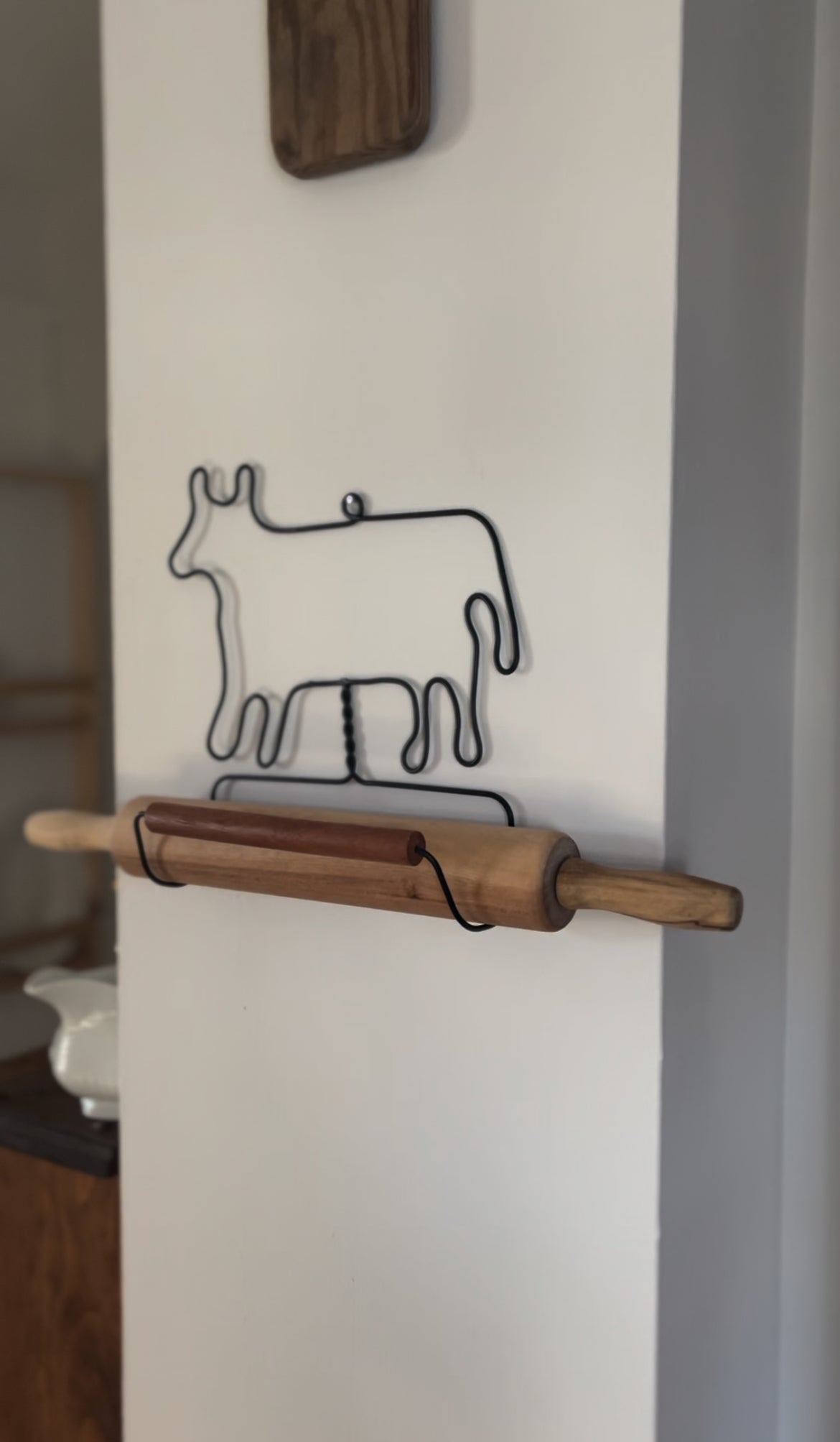 Cow-Shaped Twisted Wire Rolling Pin Holder (*rolling pin not included)