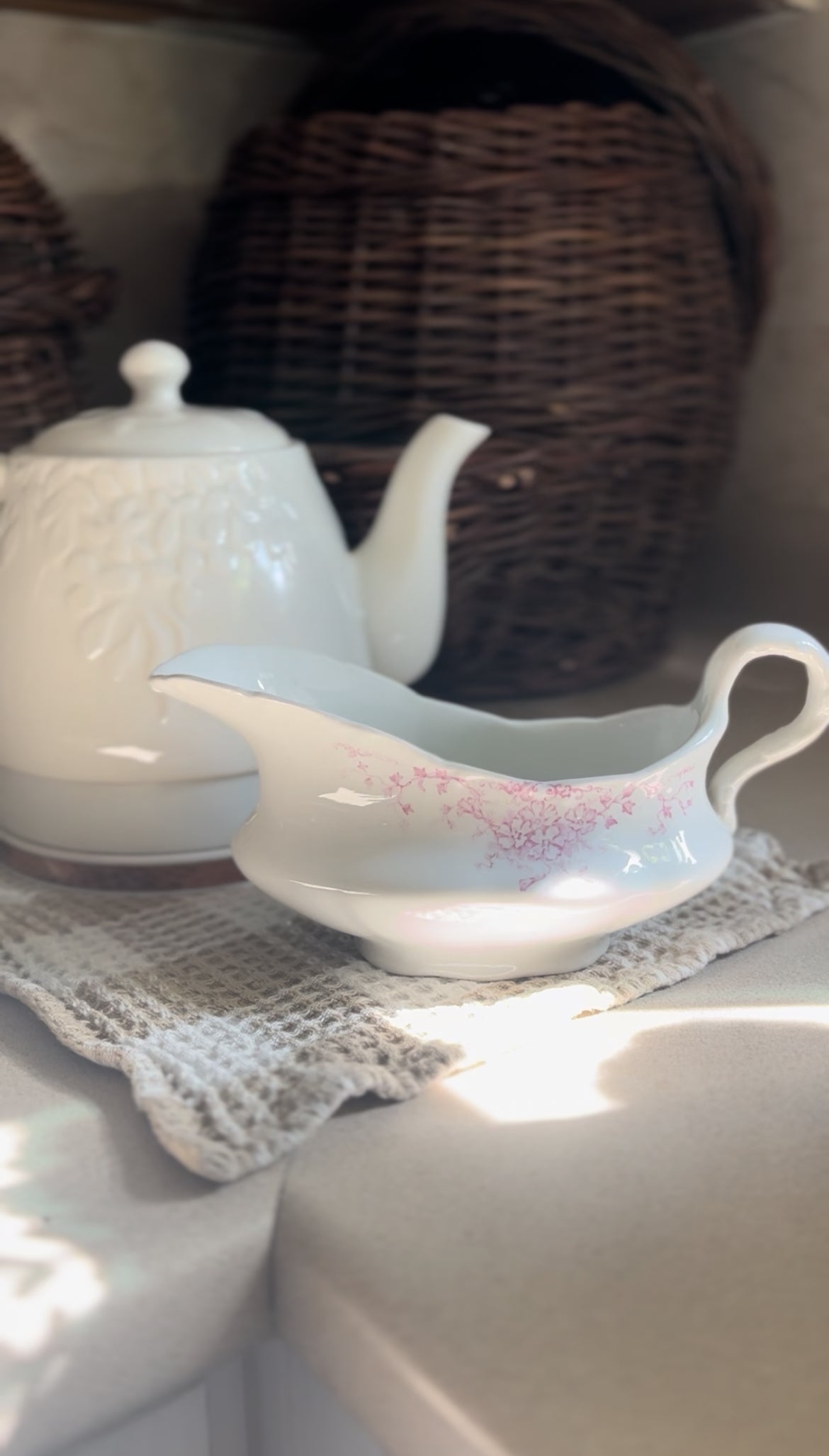 Semi-porcelain Pink Floral Gravy Boat