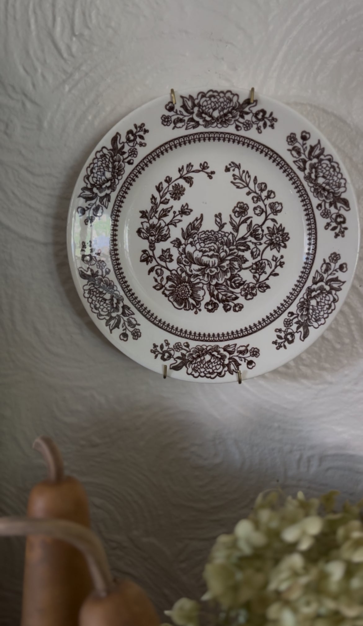 Royal China USA Brown Sussex Plate (2 dessert plates and 2 saucers available)