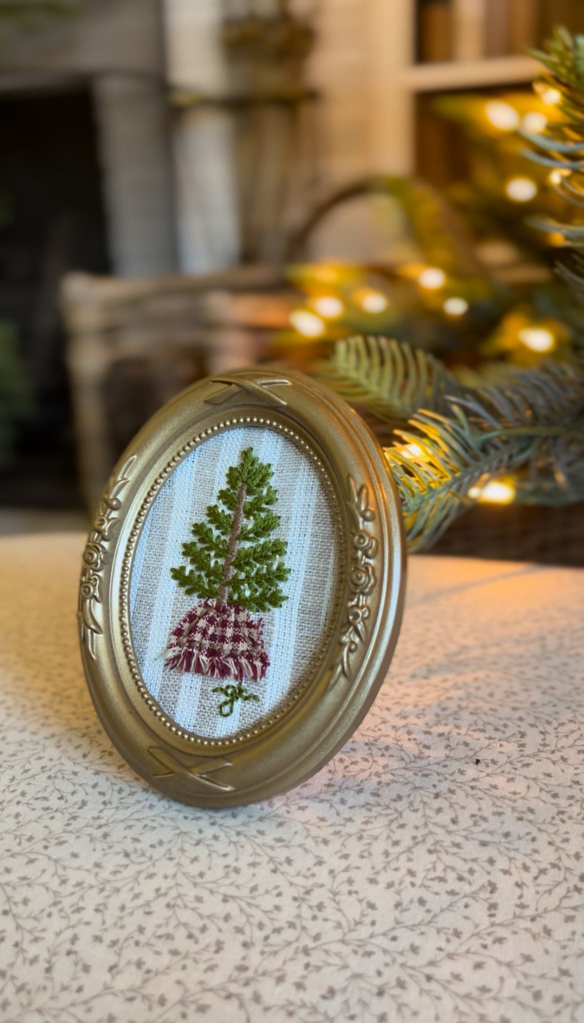 Small Green Christmas Tree Embroidery Frame