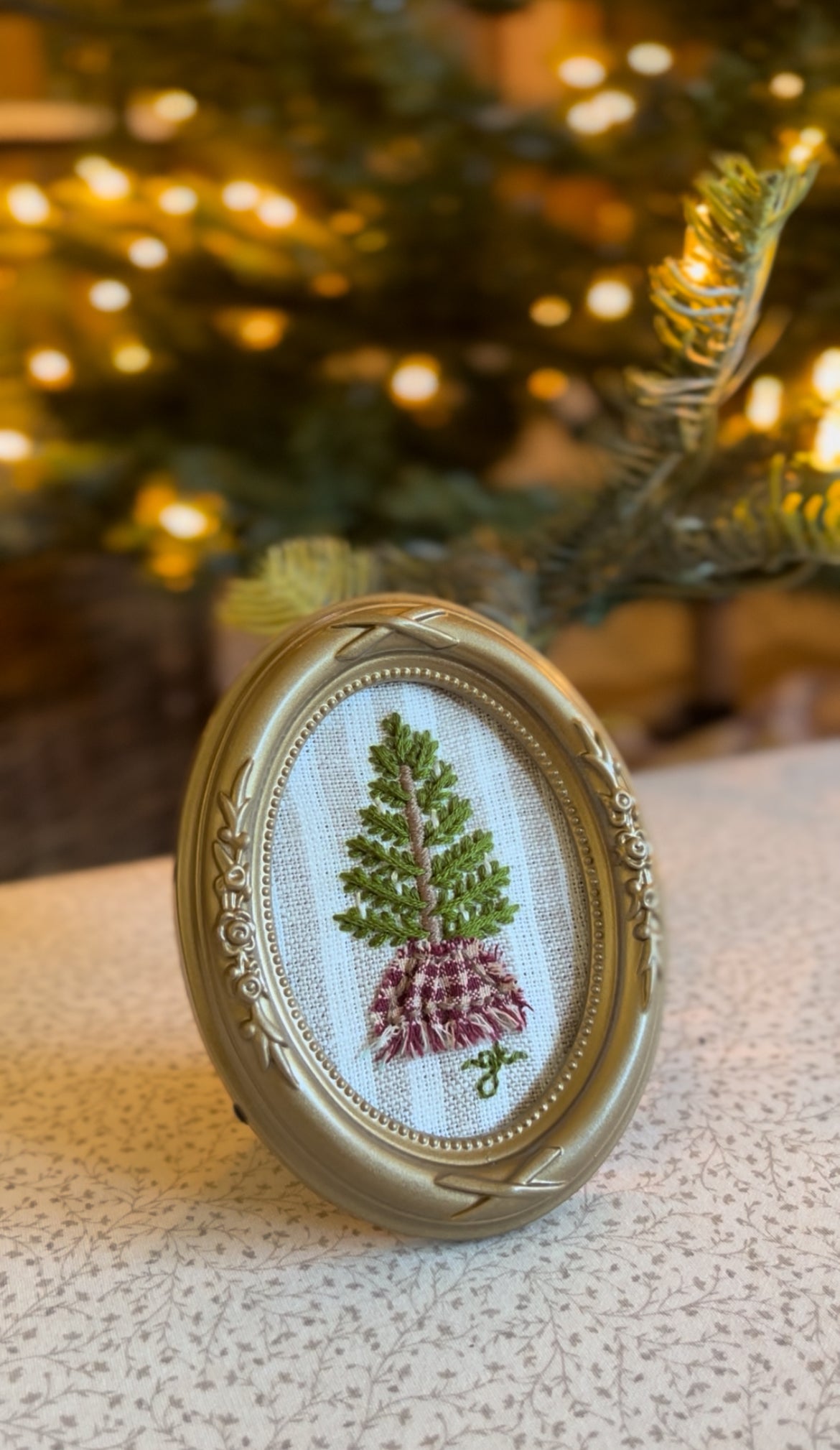 Small Green Christmas Tree Embroidery Frame