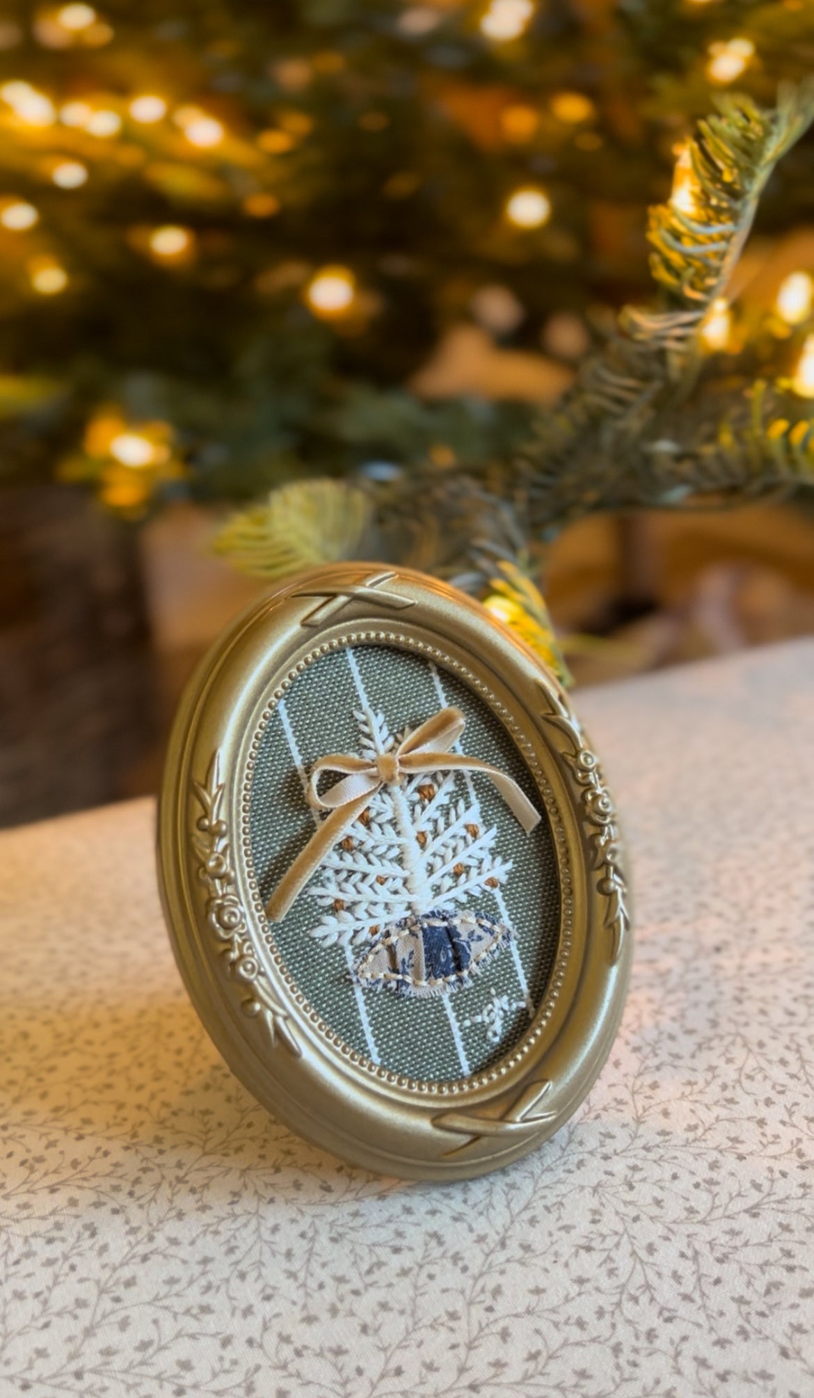Small White Christmas Tree Embroidery Frame