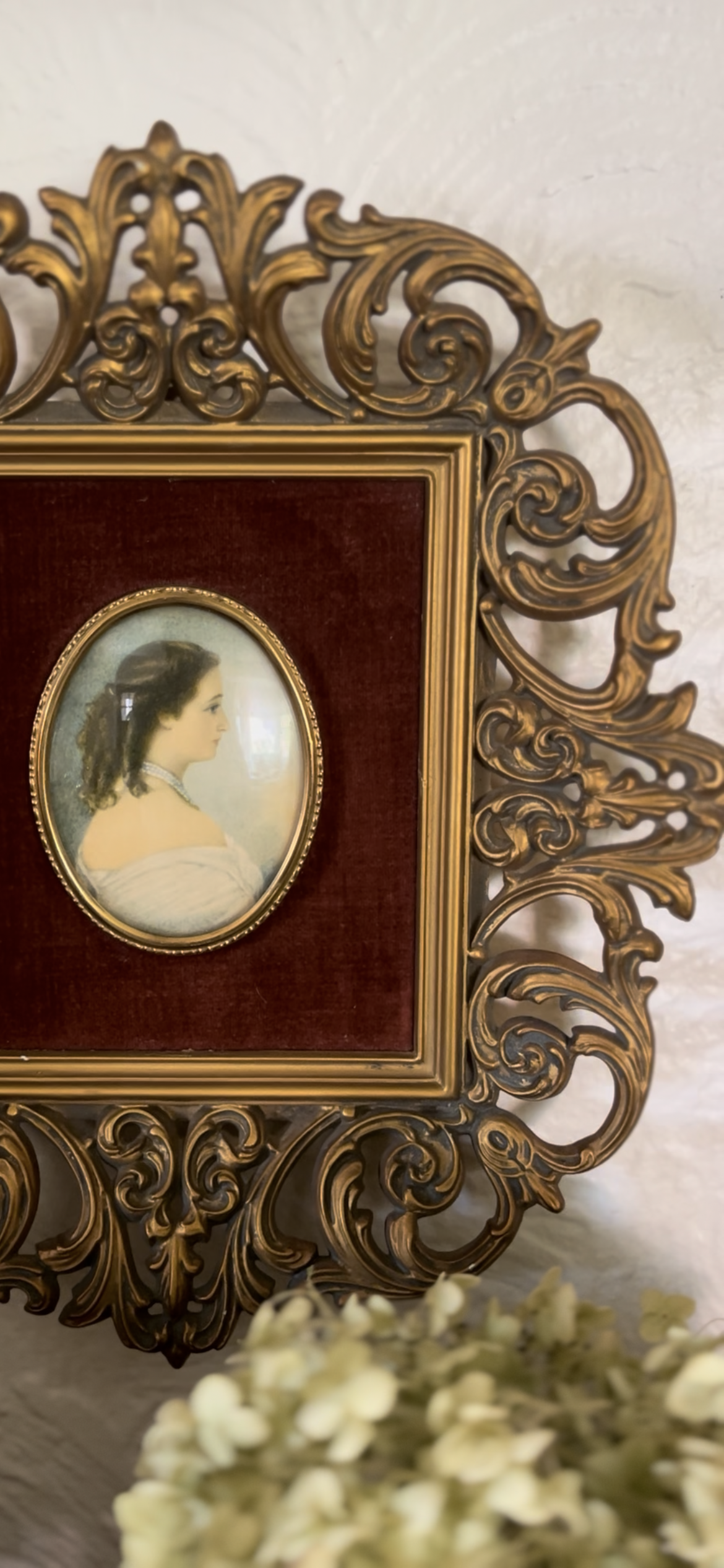 Set of 2 Portraits in Ornate Gold Frames with Velvet Matting