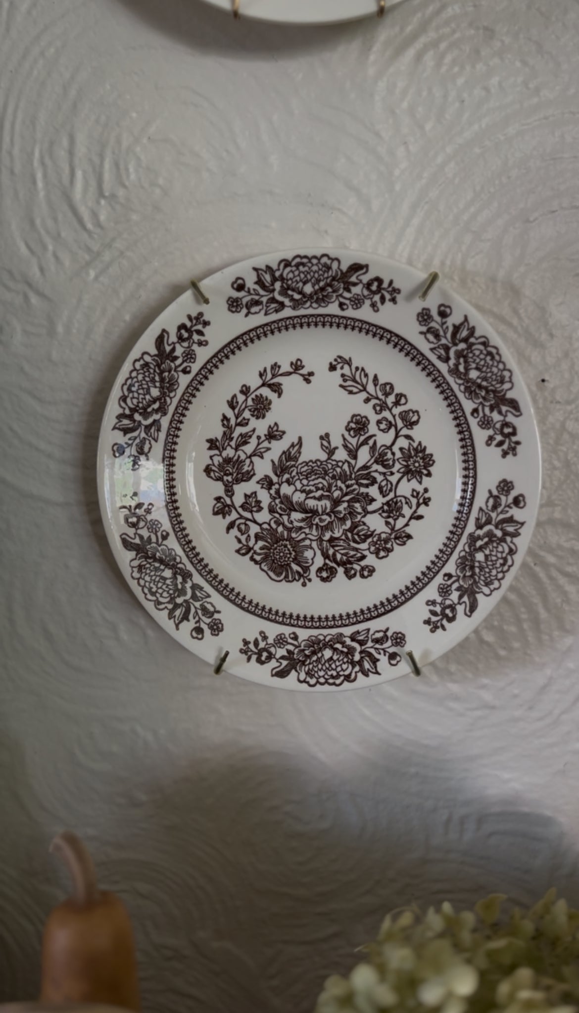 Royal China USA Brown Sussex Plate (2 dessert plates and 2 saucers available)