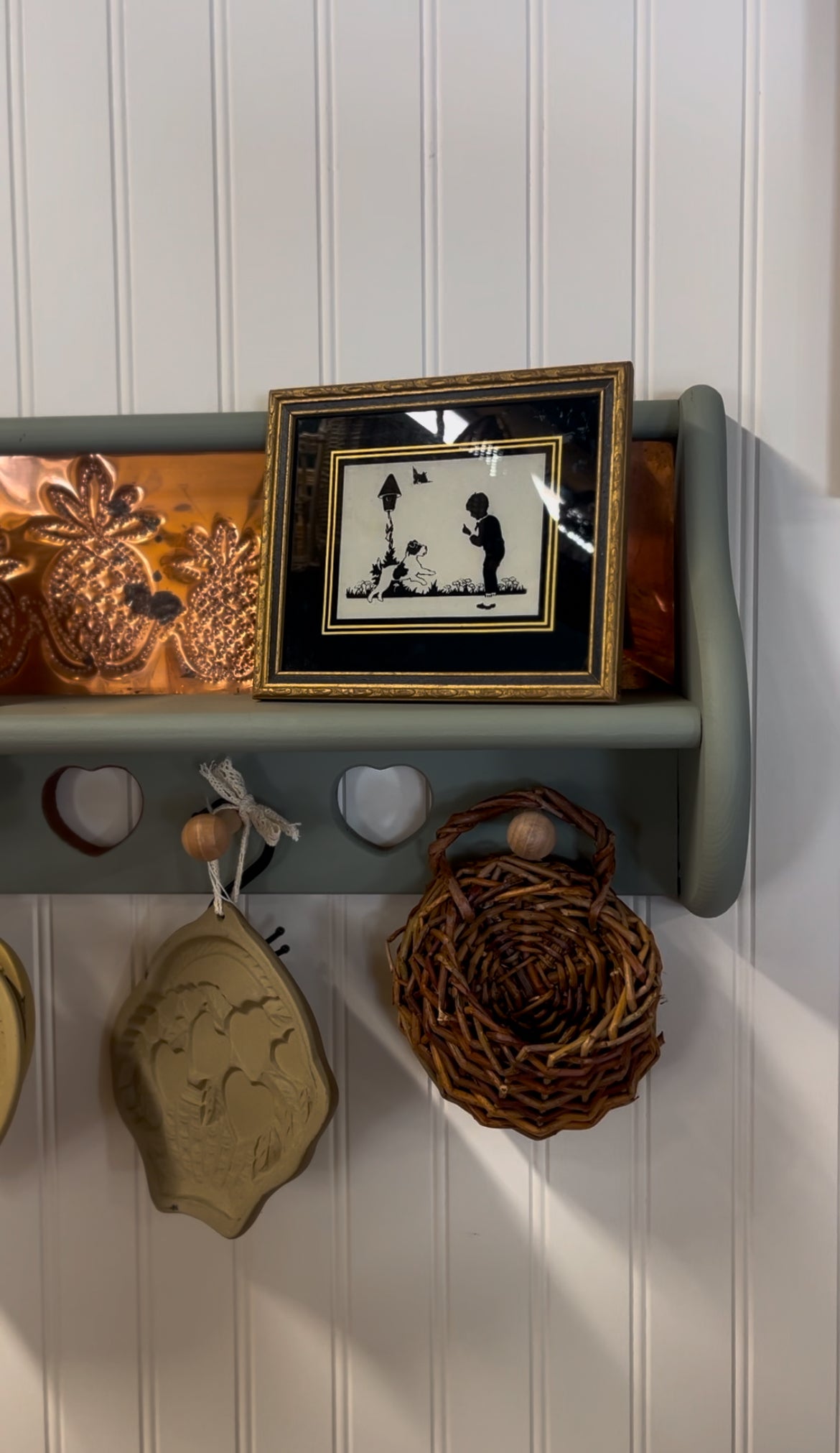 Set of 2 Vintage Sillhouettes