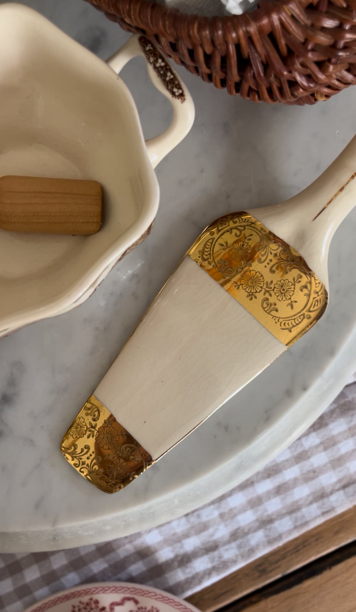 Porcelain White and Etched Gold Cake Server