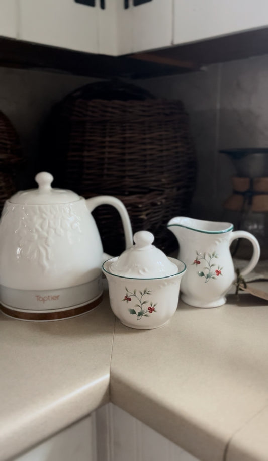 Pfaltzgraff Christmas Sugar and Creamer Set