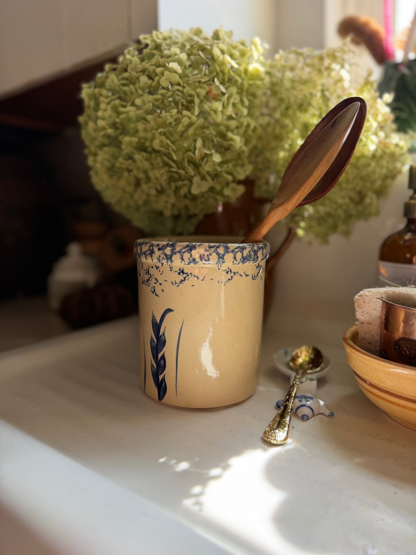 Vintage Stoneware Roseville Ohio Crock