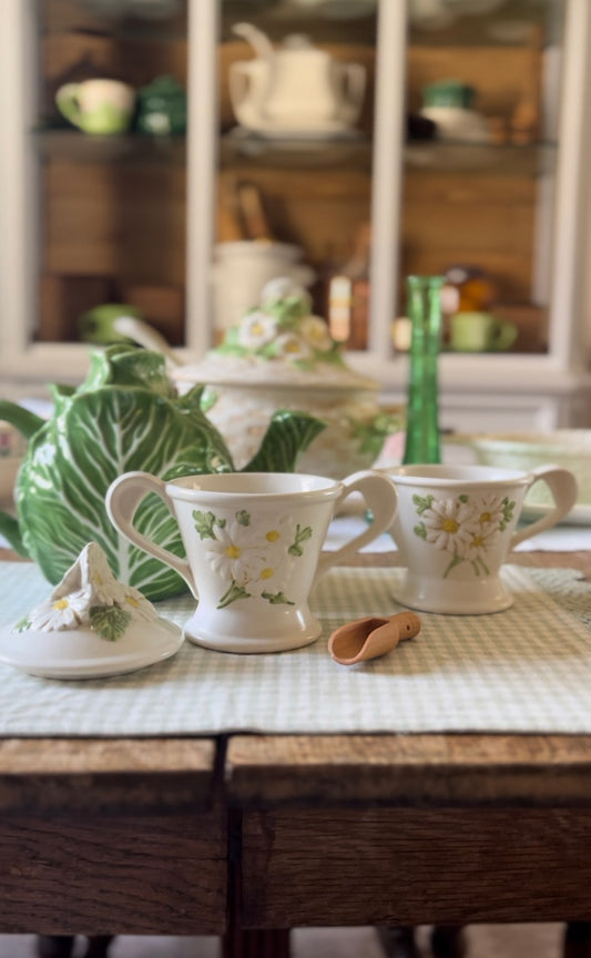 Daisy Sugar Dish and Creamer Set