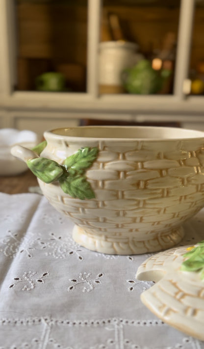 Daisy Tureen Set