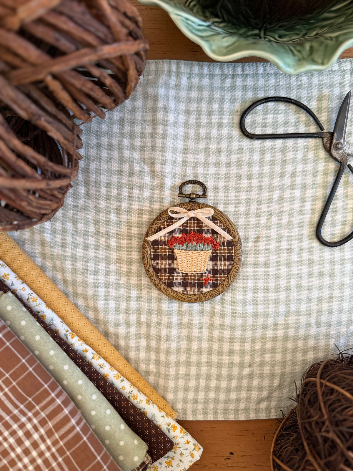 Mum on Brown Plaid Fabric Mini Embroidery Magnet