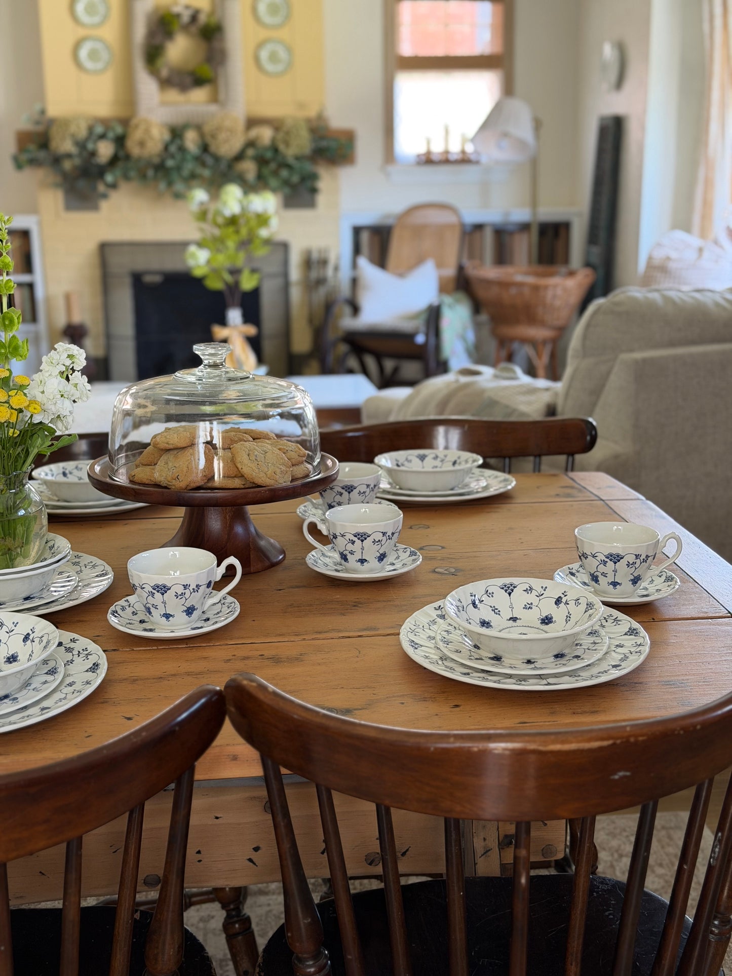 The Georgian Collection 29 piece Dinnerware Set in the "Finlandia" Pattern made in Churchill England