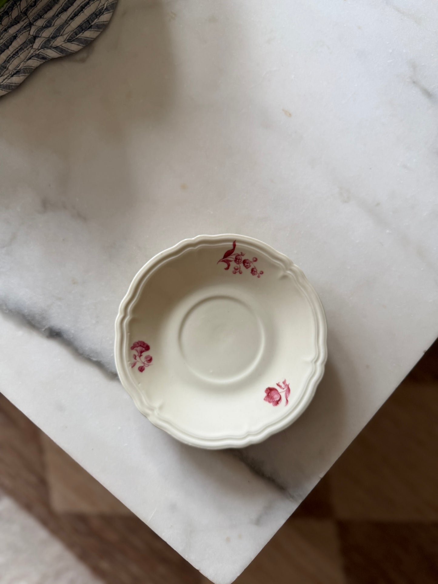Bosco Red Floral Saucer