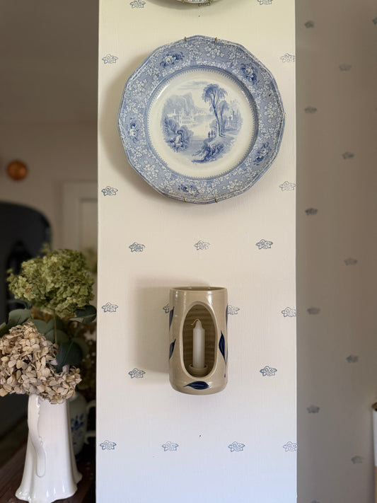 Williamsburg Pottery Sconce