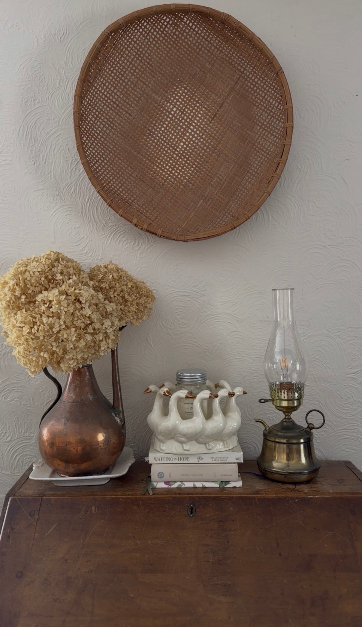 Electric Brass Finger Lamp (lightbulb not included)