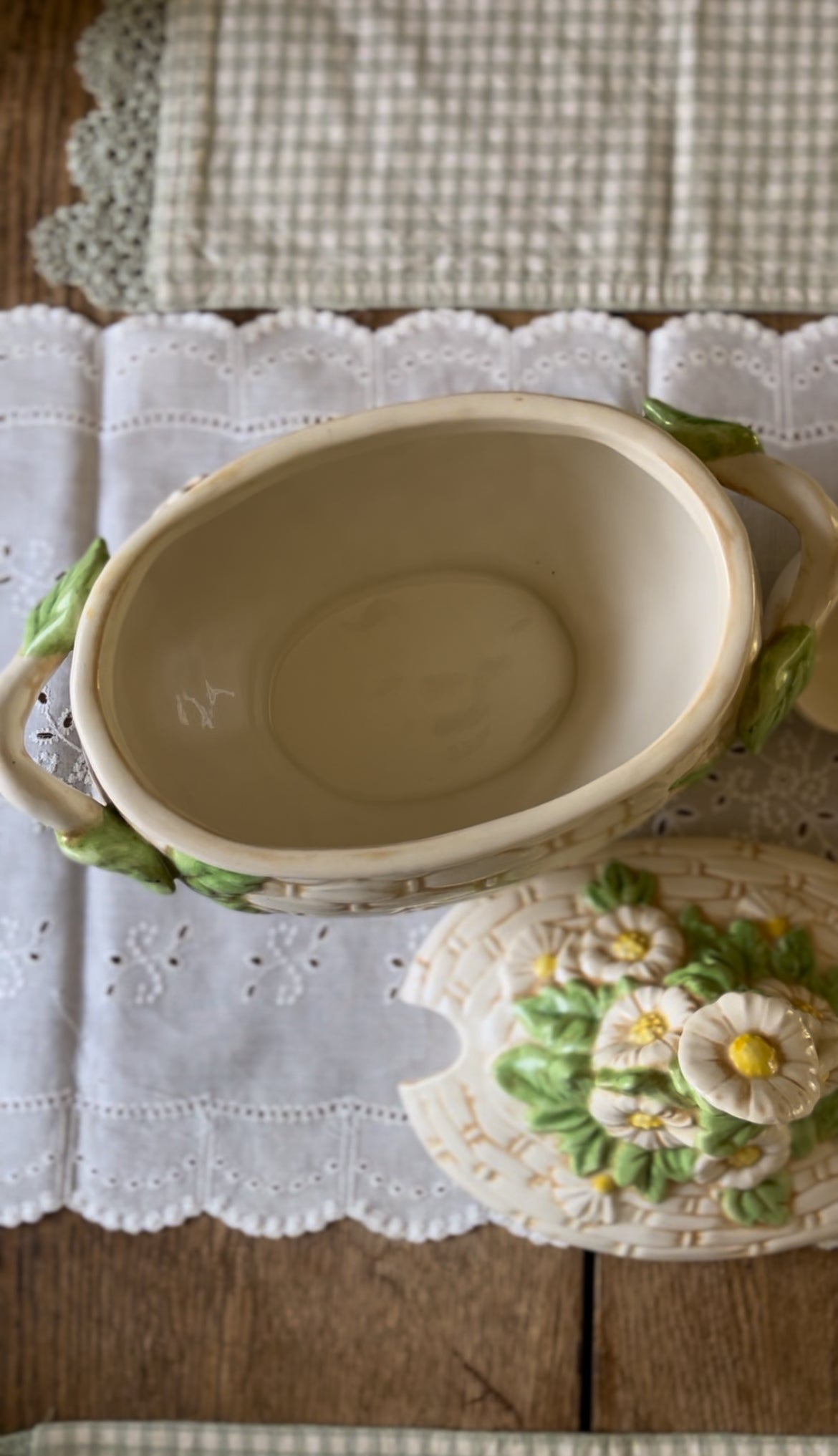 Daisy Tureen Set