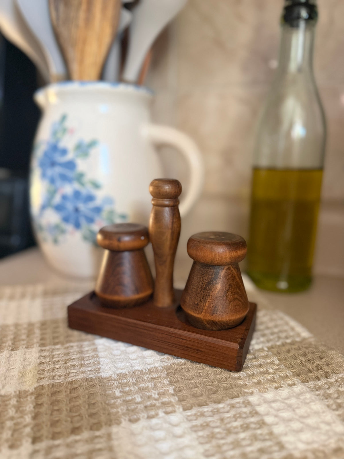 Wooden Salt and Pepper Shaker Set