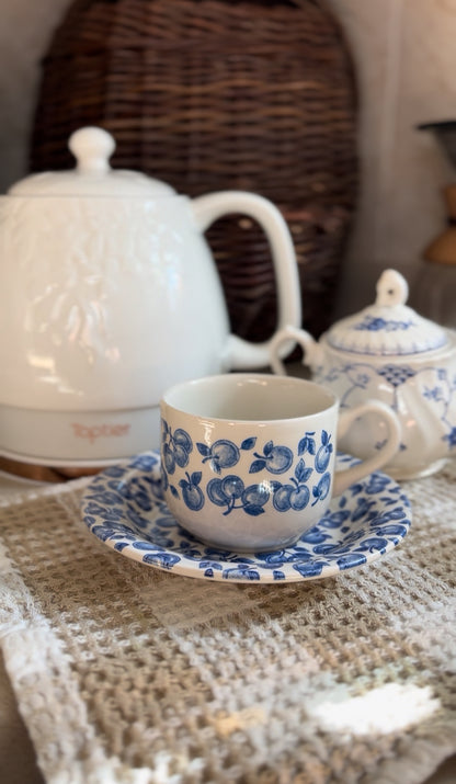 Set of 4 English Ironstone Tableware (EIT) Blueberry Patterned Teacups and Saucers made in England