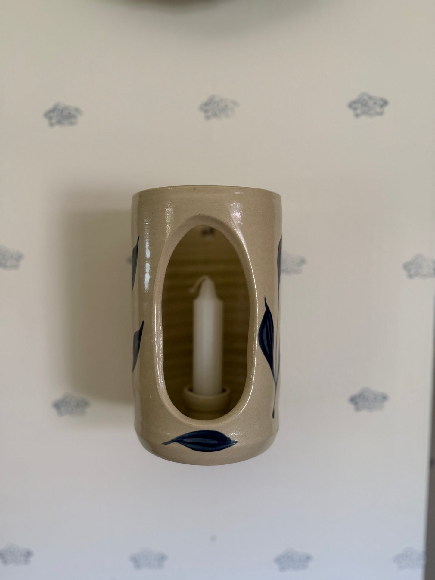 Williamsburg Pottery Sconce