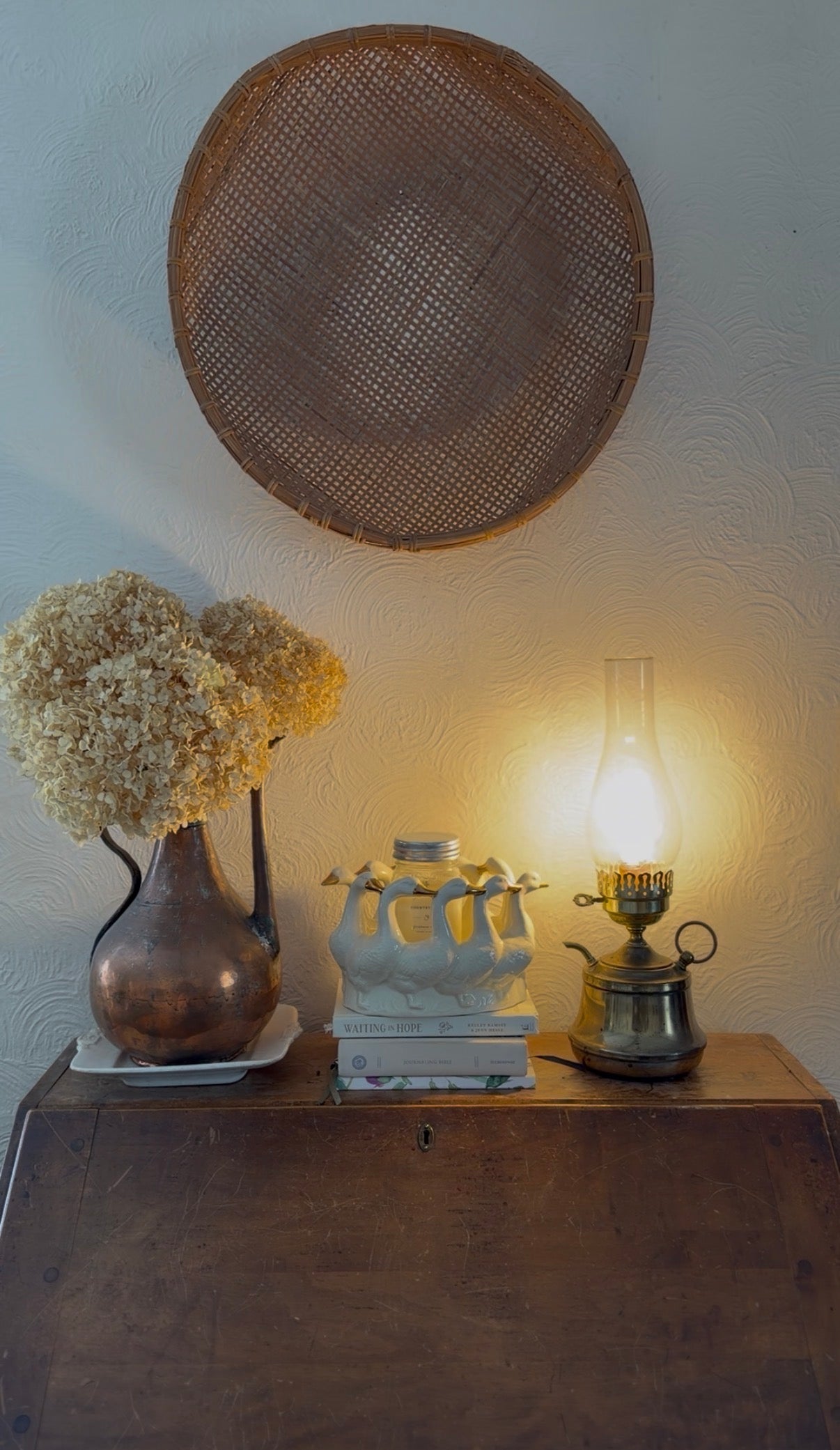 Electric Brass Finger Lamp (lightbulb not included)