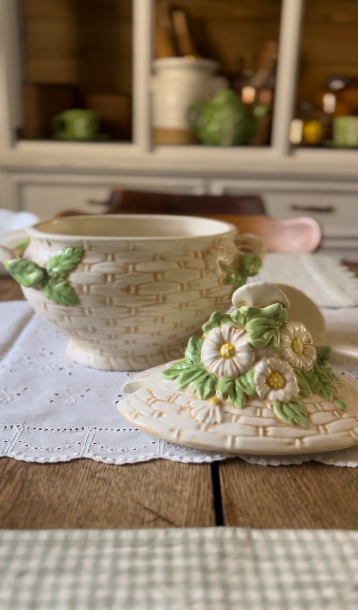 Daisy Tureen Set