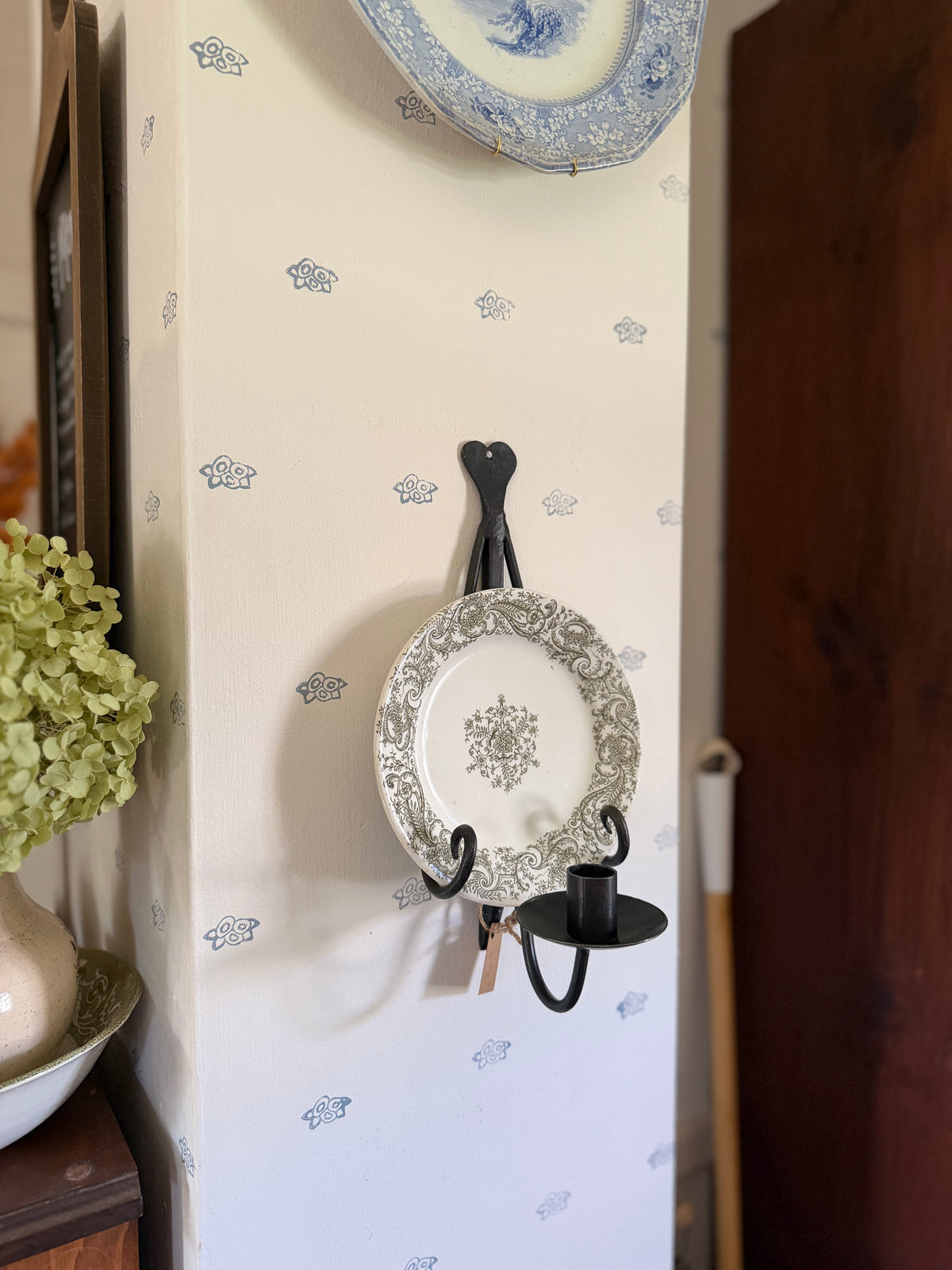 Wrought Iron Plate Sconce (comes with vintage plate made in England)