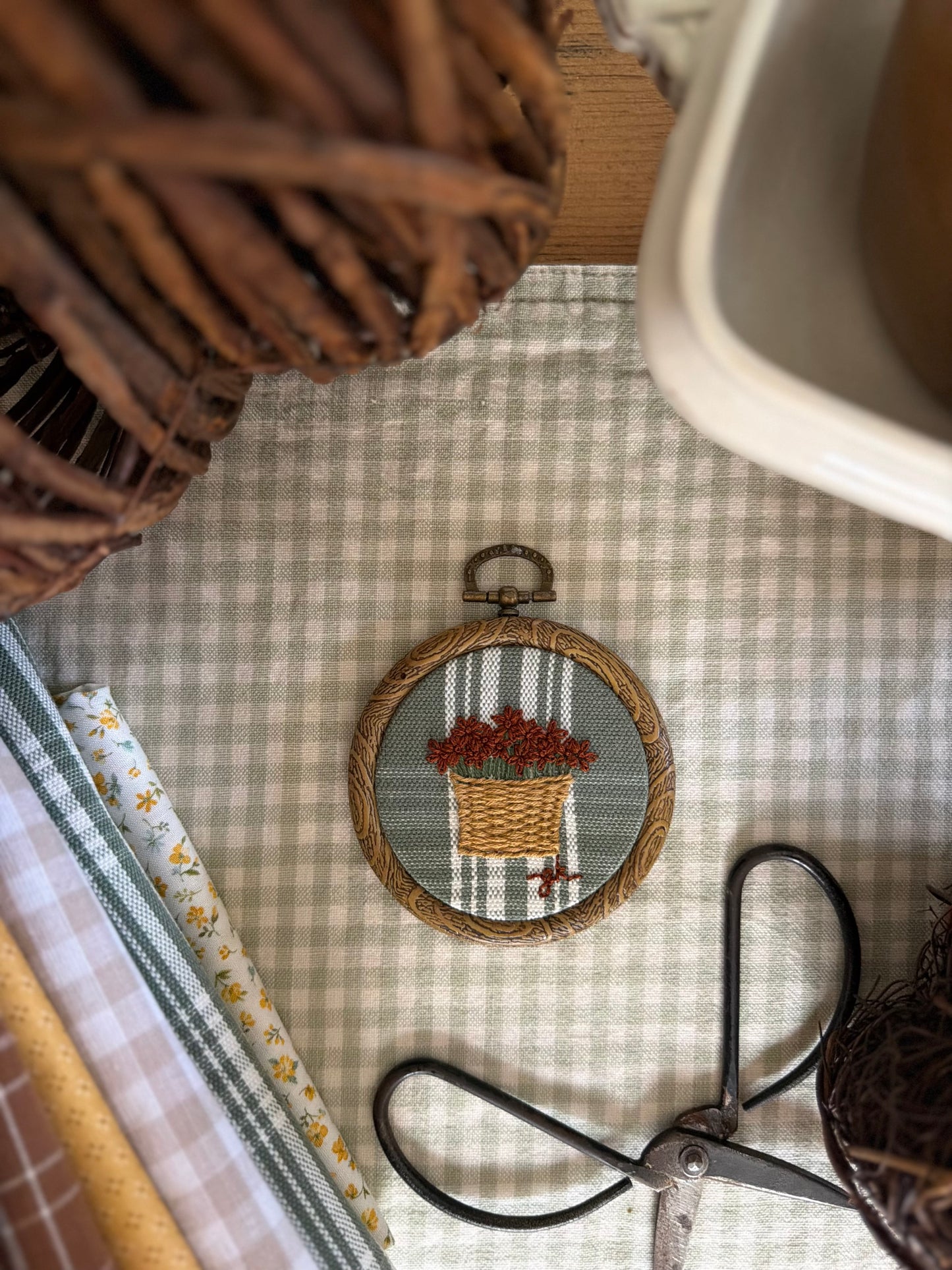 Mum on Green Striped Fabric Mini Embroidery Magnet