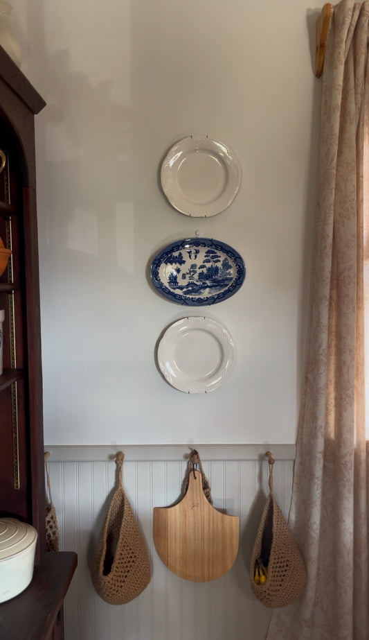 Blue Willow Platter with Plate Hanger