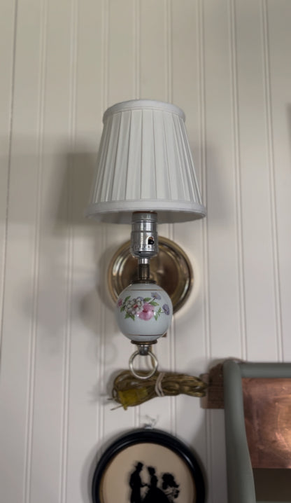 Vintage Floral Porcelain Plug-in Sconce