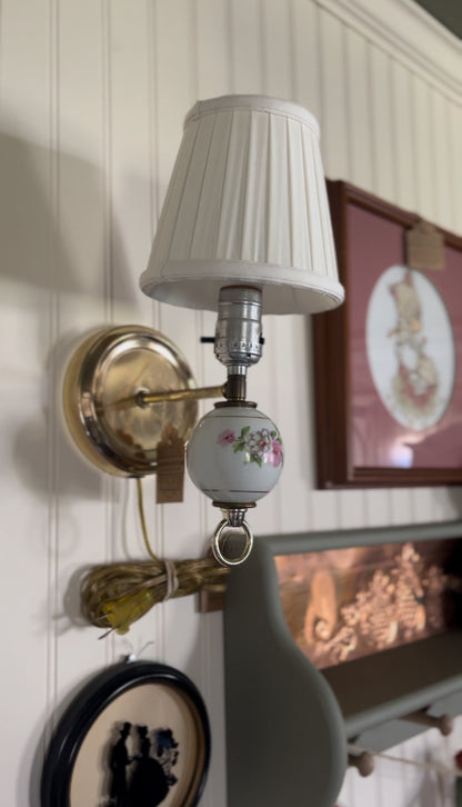 Vintage Floral Porcelain Plug-in Sconce