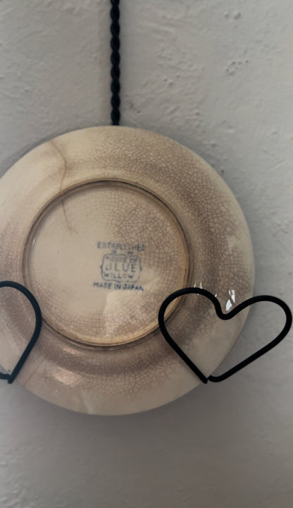 Wire Heart Plate Holder (blue willow plate included)