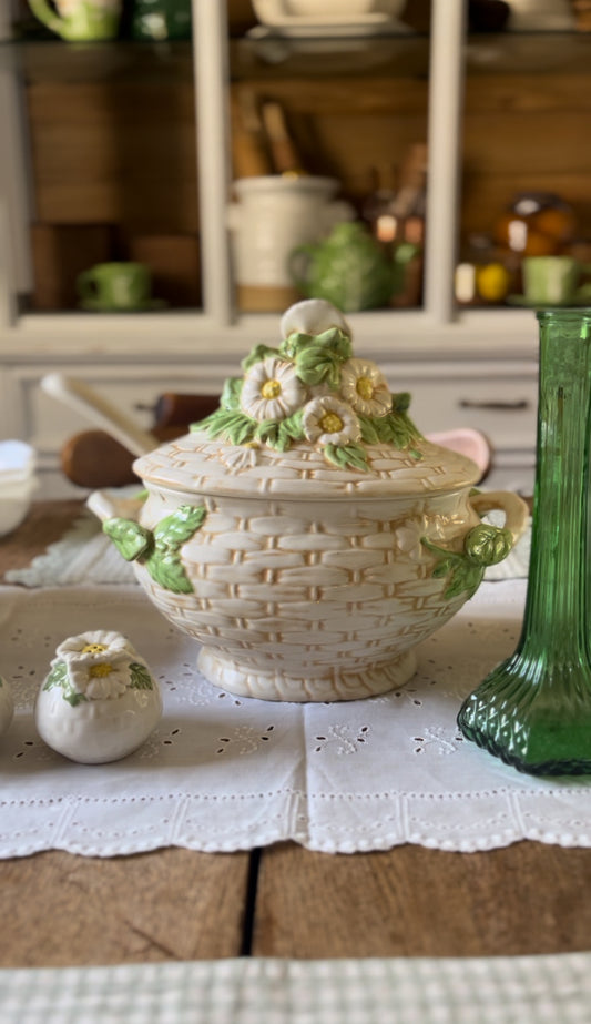Daisy Tureen Set