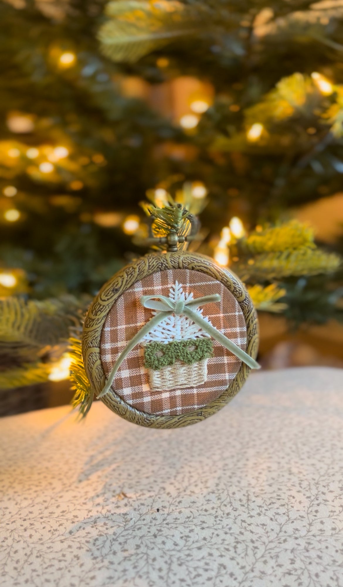 Small White Christmas Tree Basket Embroidery Ornament