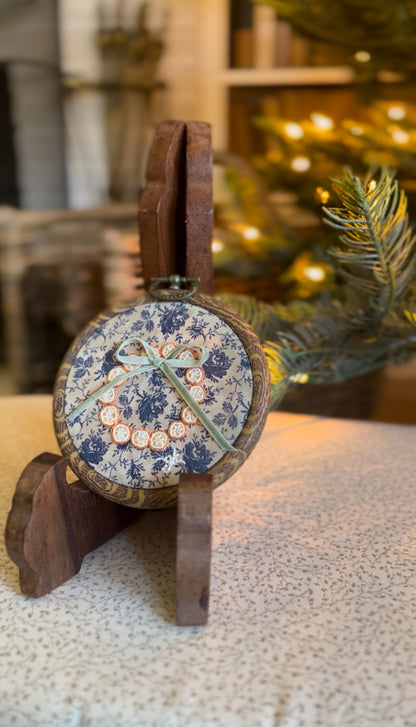 Small Dried Orange Wreath Embroidery Magnet