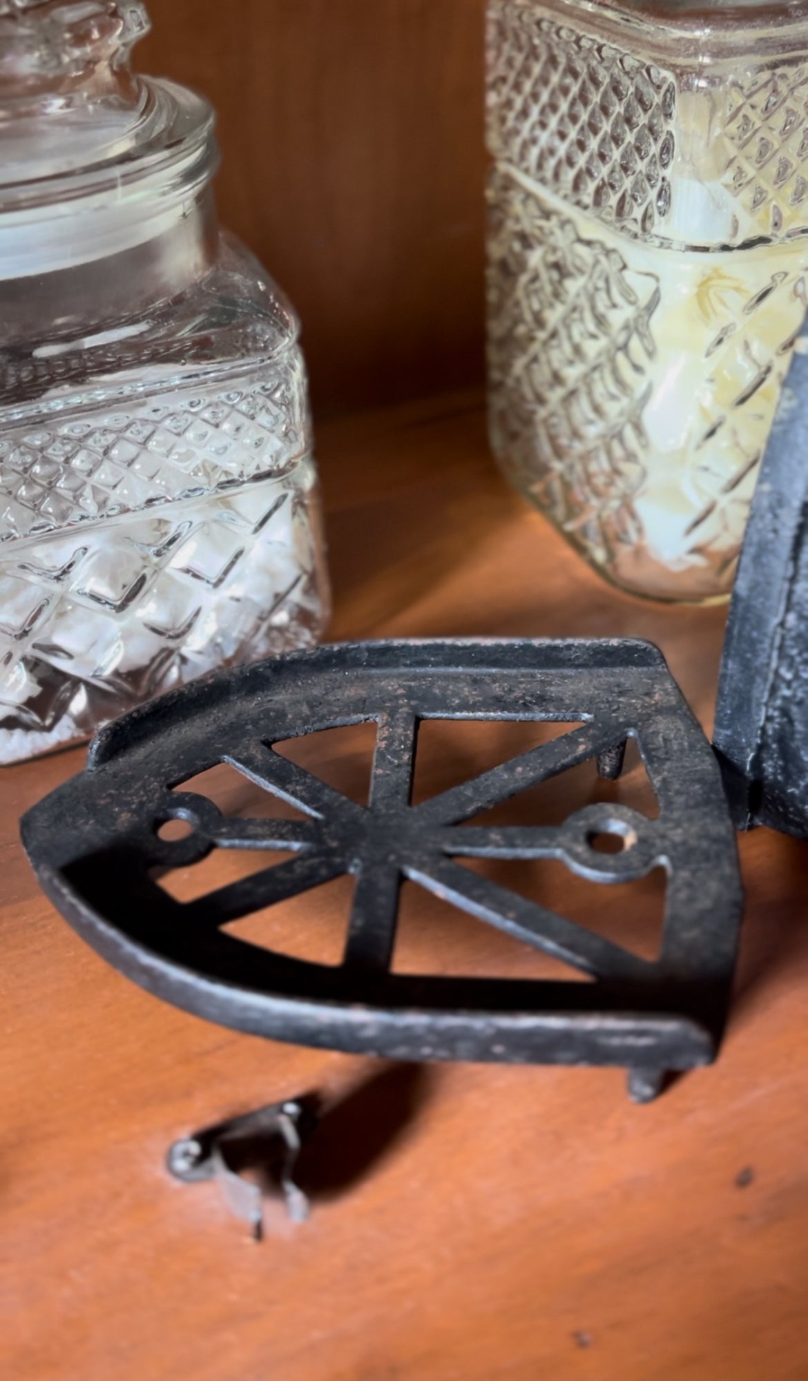 Cast Iron Vintage Iron with Trivet Holder