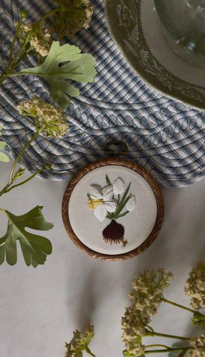 Daffodil Bulb Embroidery Magnet