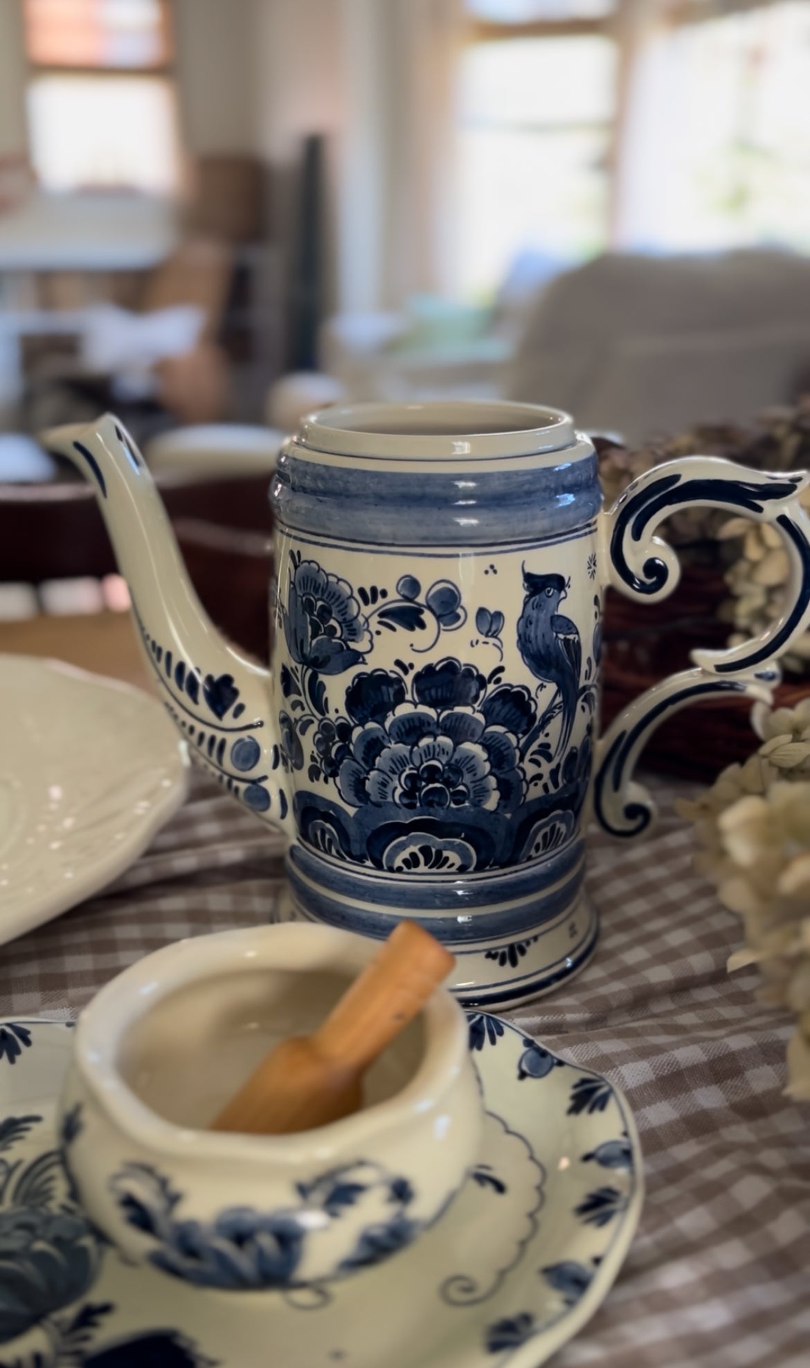 Delft Holland Teapot, Sugar Dish, Creamer, and Tray Set