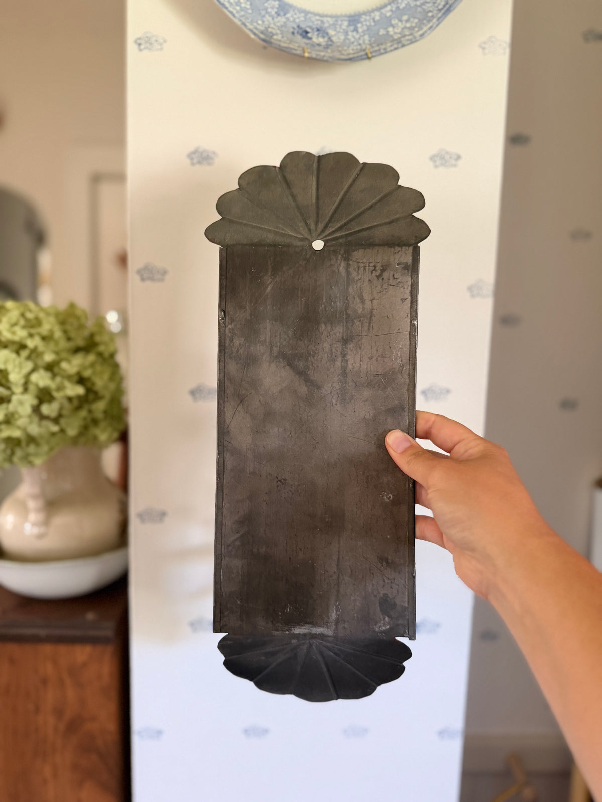 Black Metal Sconce With Curved Design