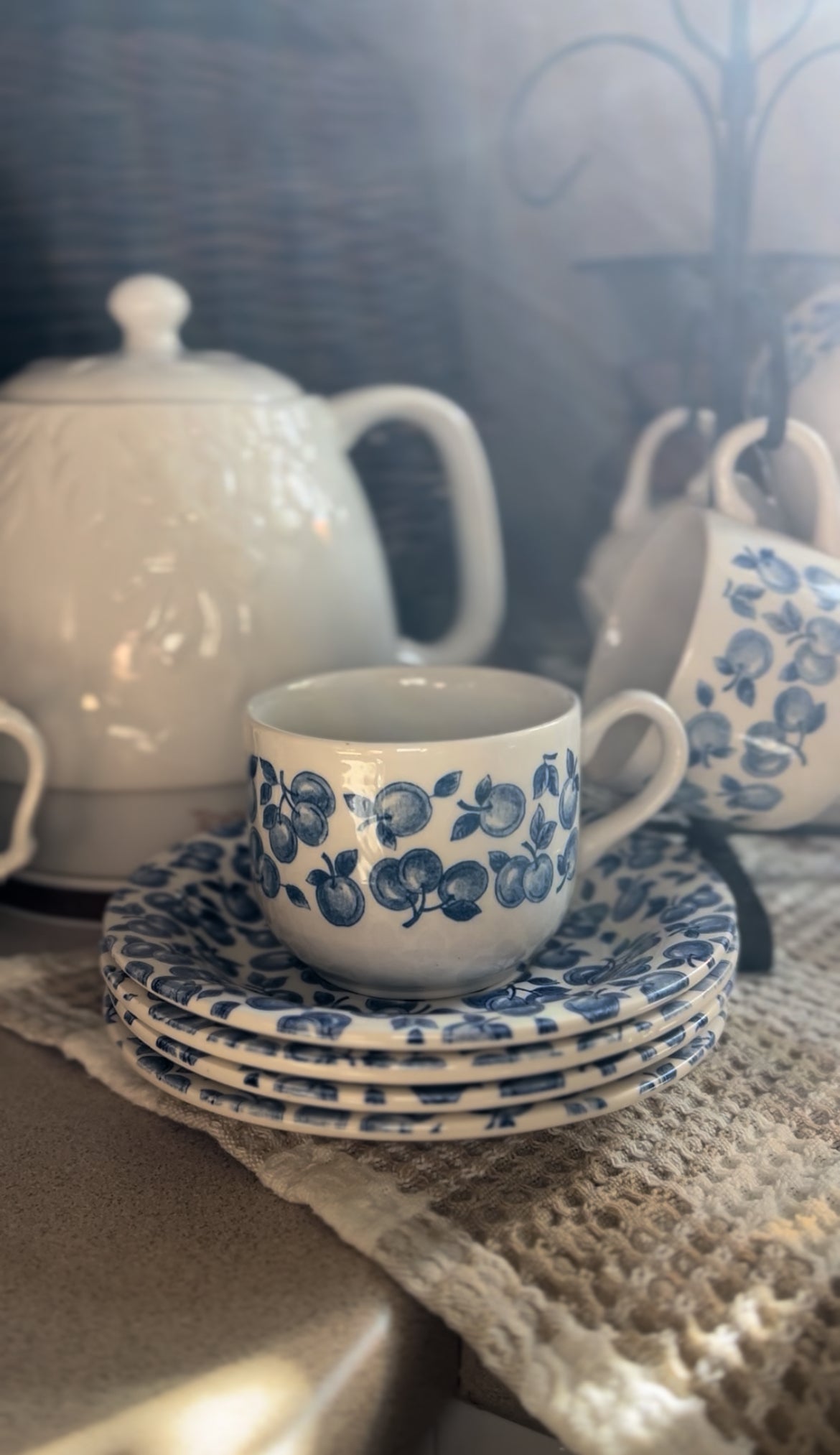 Set of 4 English Ironstone Tableware (EIT) Blueberry Patterned Teacups and Saucers made in England