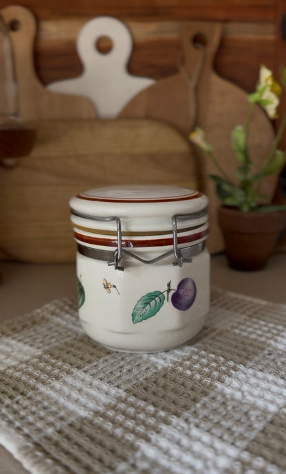Small Cottage-Style Canister