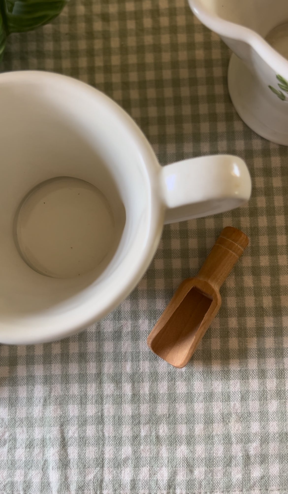 Daisy Sugar Dish and Creamer Set