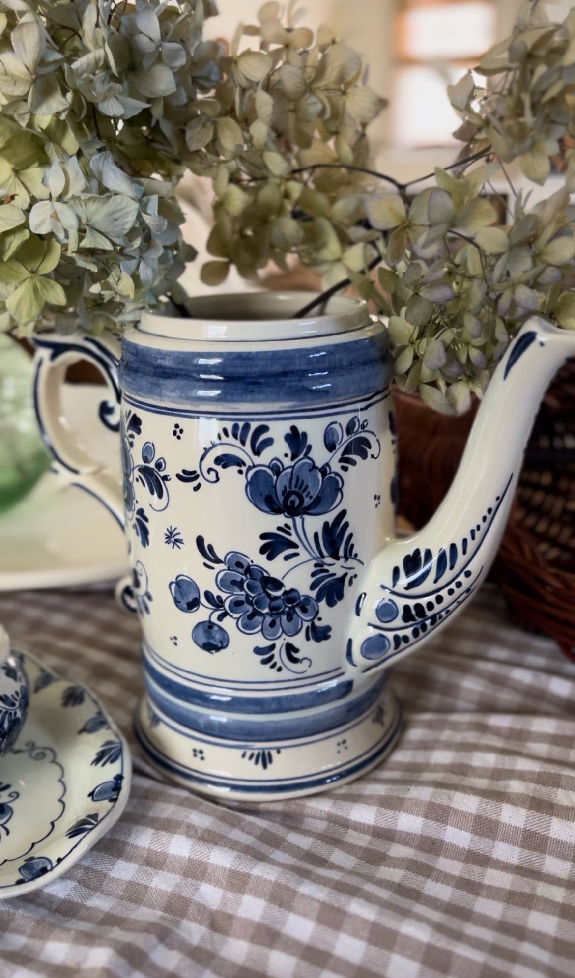 Delft Holland Teapot, Sugar Dish, Creamer, and Tray Set