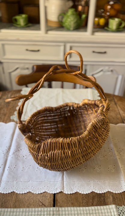 Woven Buttocks Basket
