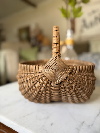 Wicker Buttocks Gathering Basket (flowers not included)