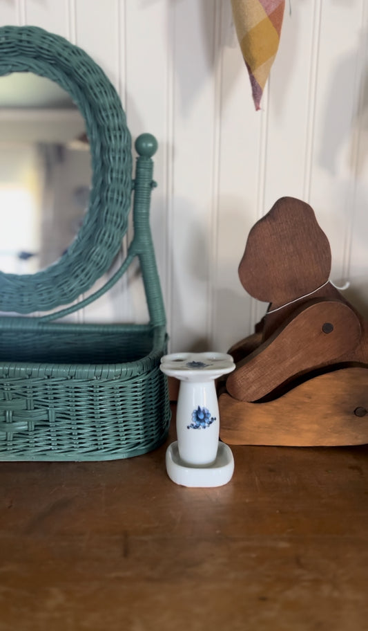 Ceramic Blue Floral Toothbrush Holder