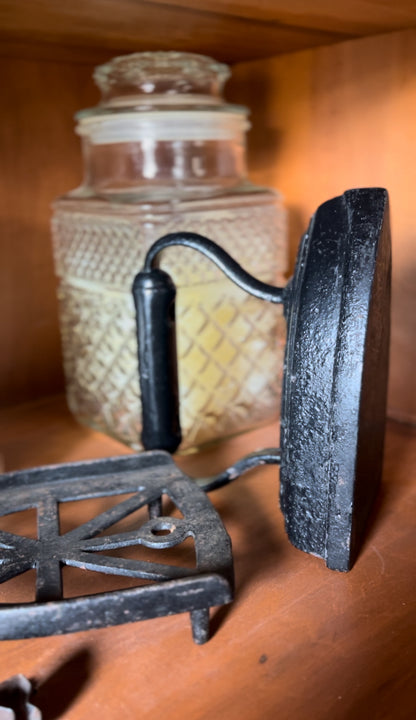 Cast Iron Vintage Iron with Trivet Holder