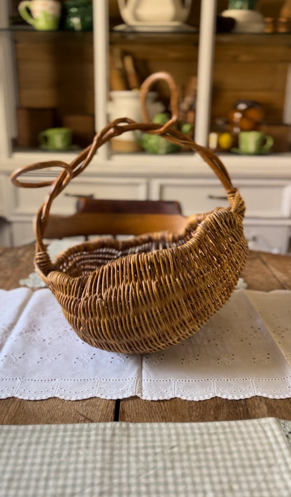 Woven Buttocks Basket