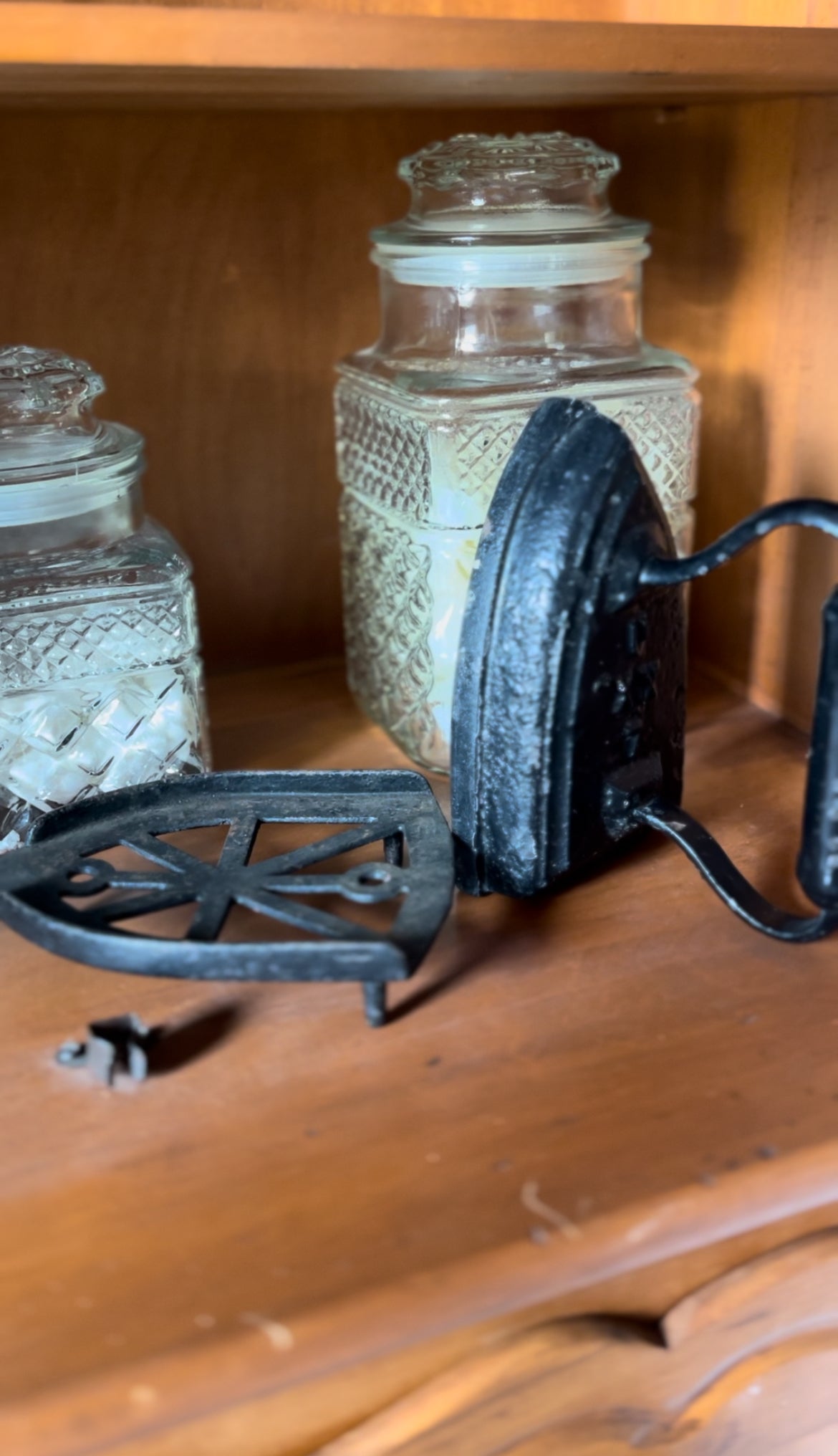 Cast Iron Vintage Iron with Trivet Holder