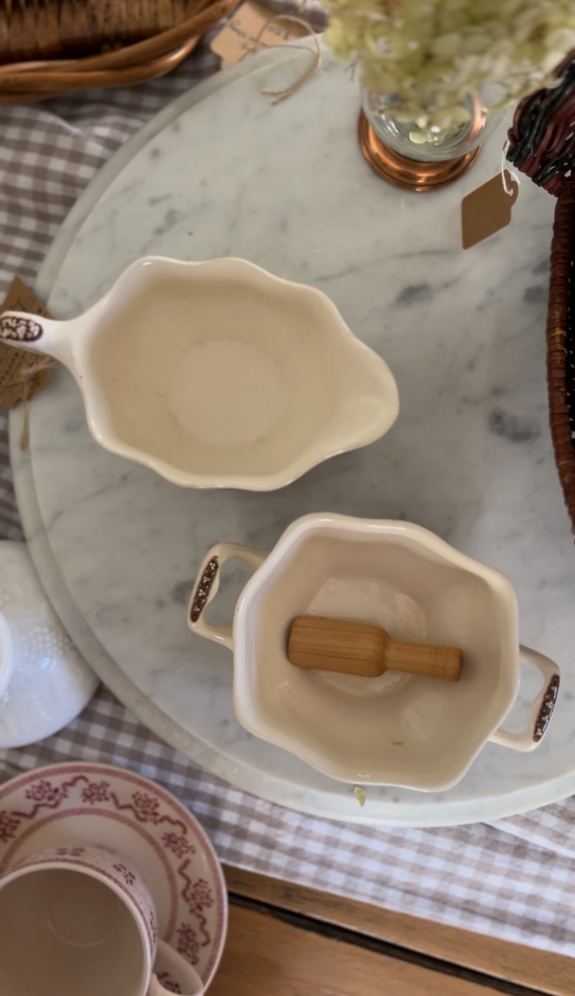 Olde English Countryside Creamer and Sugar Dish Set from England