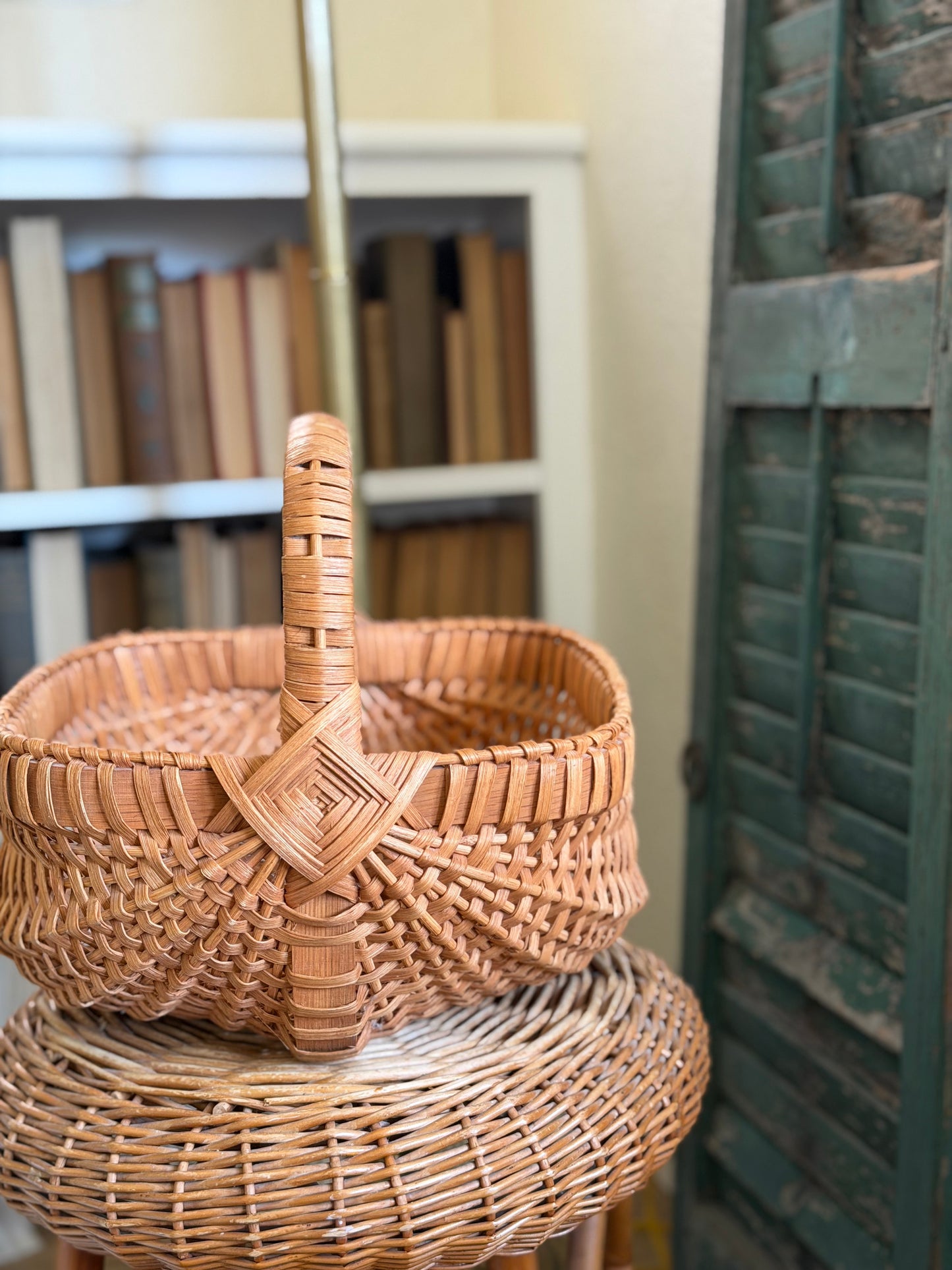 Handmade Buttocks Gathering Basket (flowers not included)